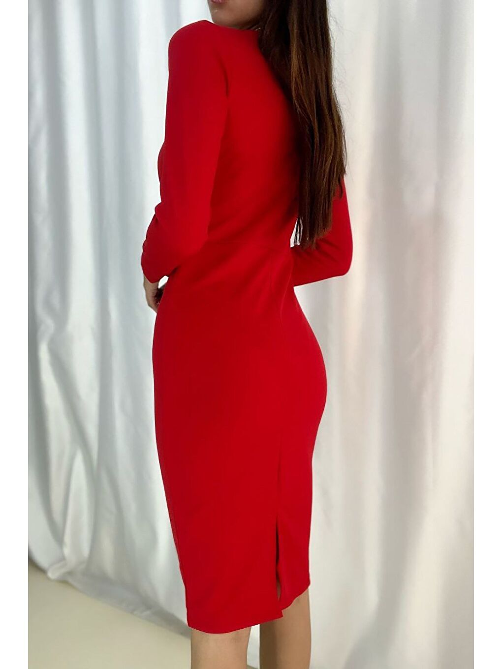 Kırmızı Kare Yaka Yırtmaç Detay Uzun Kollu Midi Boy Elbise-1