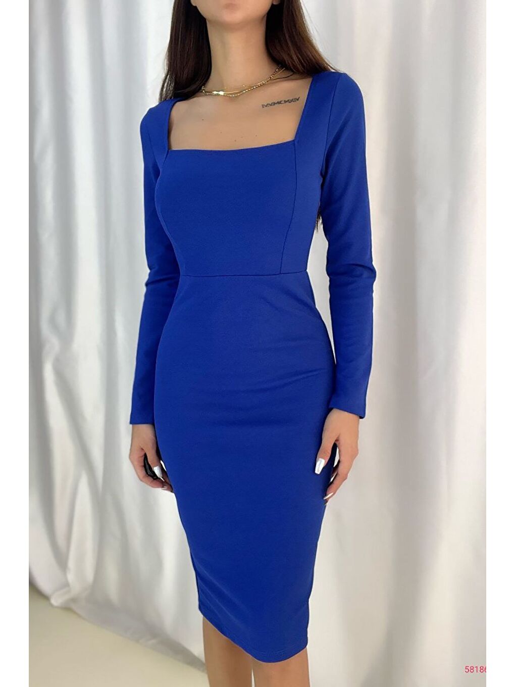 Mavi Kare Yaka Yırtmaç Detay Uzun Kollu Midi Boy Elbise