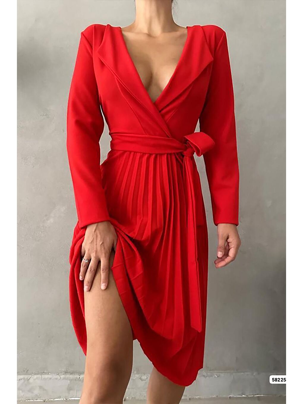 Kırmızı Uzun Kollu Krep Kumaş Pliseli Kemerli Elbise-1