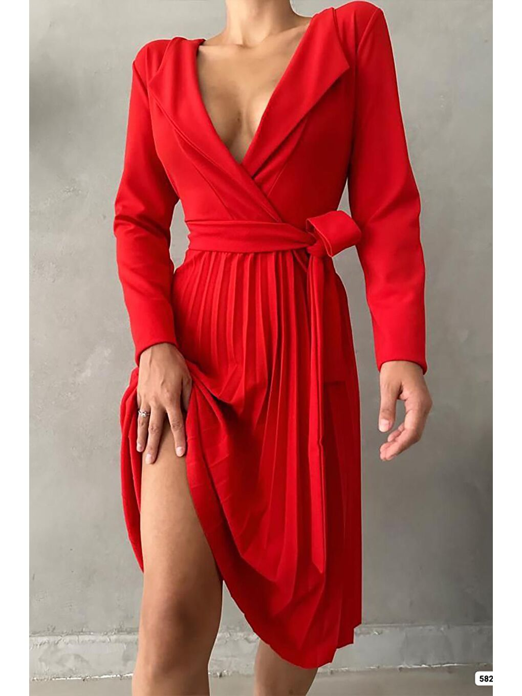 Kırmızı Uzun Kollu Krep Kumaş Pliseli Kemerli Elbise-3