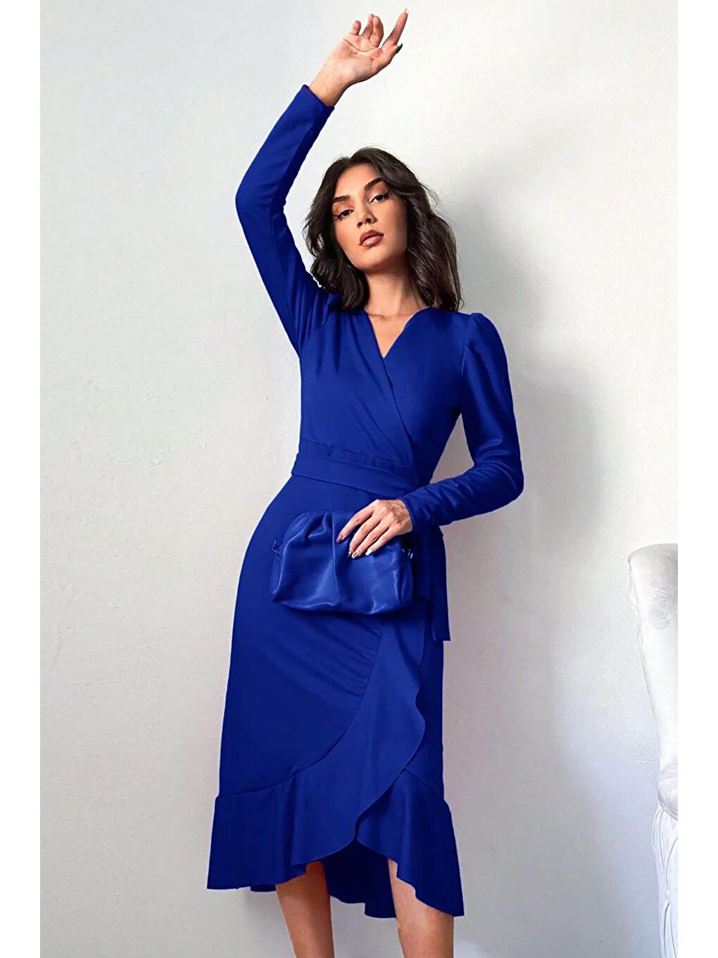 Mavi Krep Kumaş Uzun Kollu Kuşaklı Midi Elbise