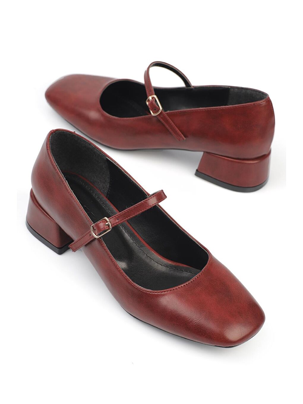 Bordo Küt Burunlu Bantlı Alçak Topuk Kadın Ayakkabı-1