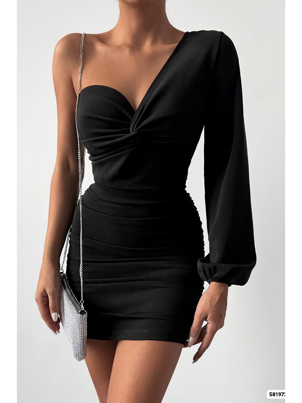 Siyah Krep Kumaş Önü Düğüm Detay Tek Kol Elbise