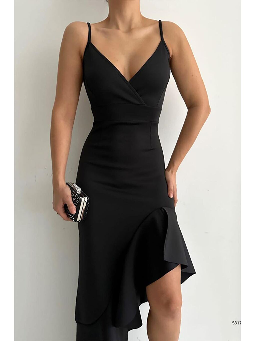 Siyah İnce Askılı Etek Ucu Asimetrik Volanlı Scuba Kumaş Abiye Elbise-1