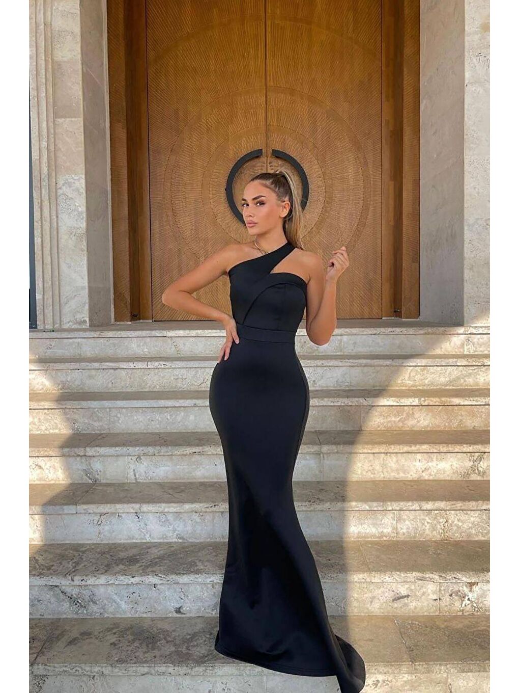 Siyah Scuba Kumaş Çapraz Yaka Askı Balık Elbise Abiye-1