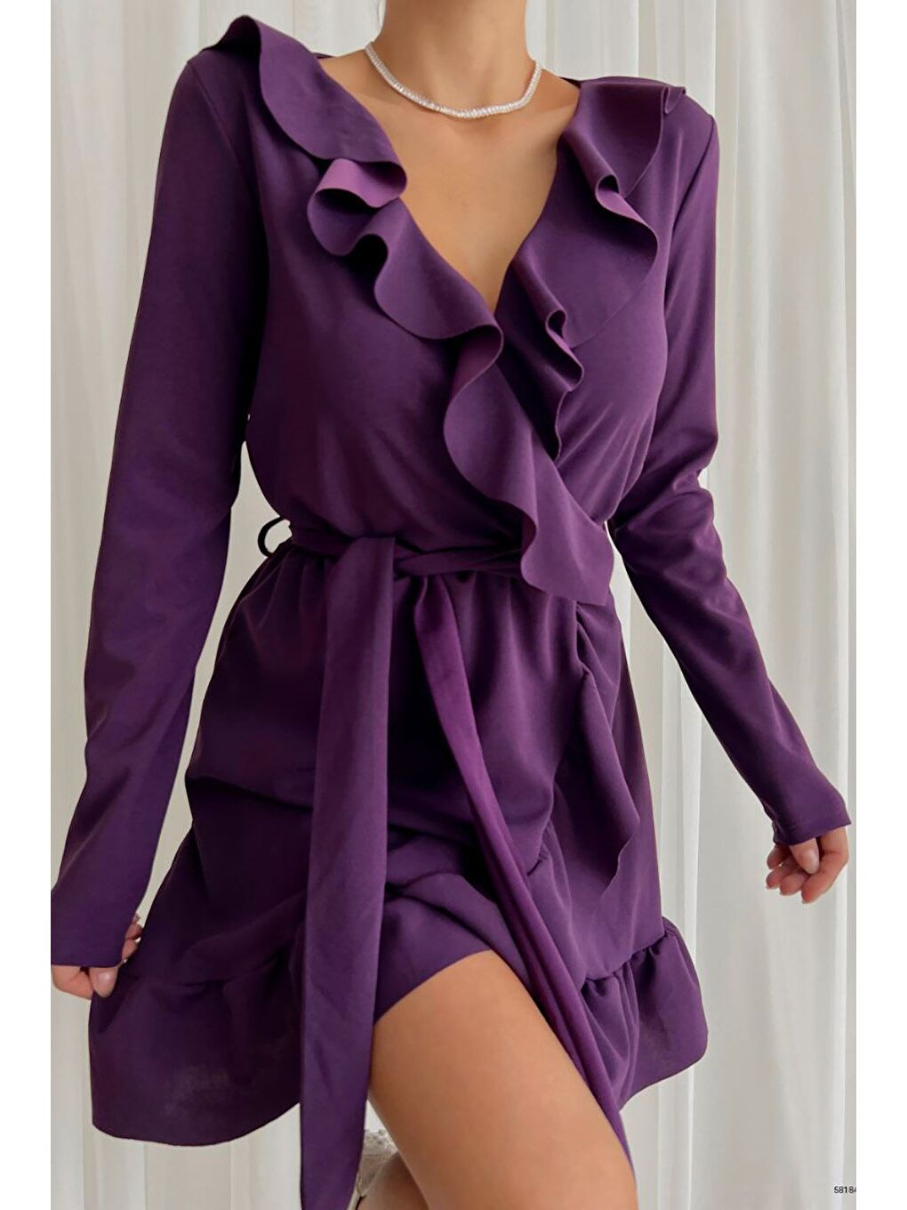 Mor Önü Fırfırlı Ve Volanlı Kuşaklı Elbise