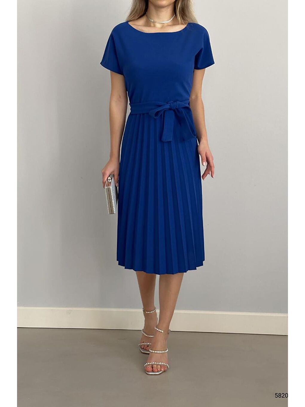 Saks Mavisi Kemerli Pliseli Elbise-5