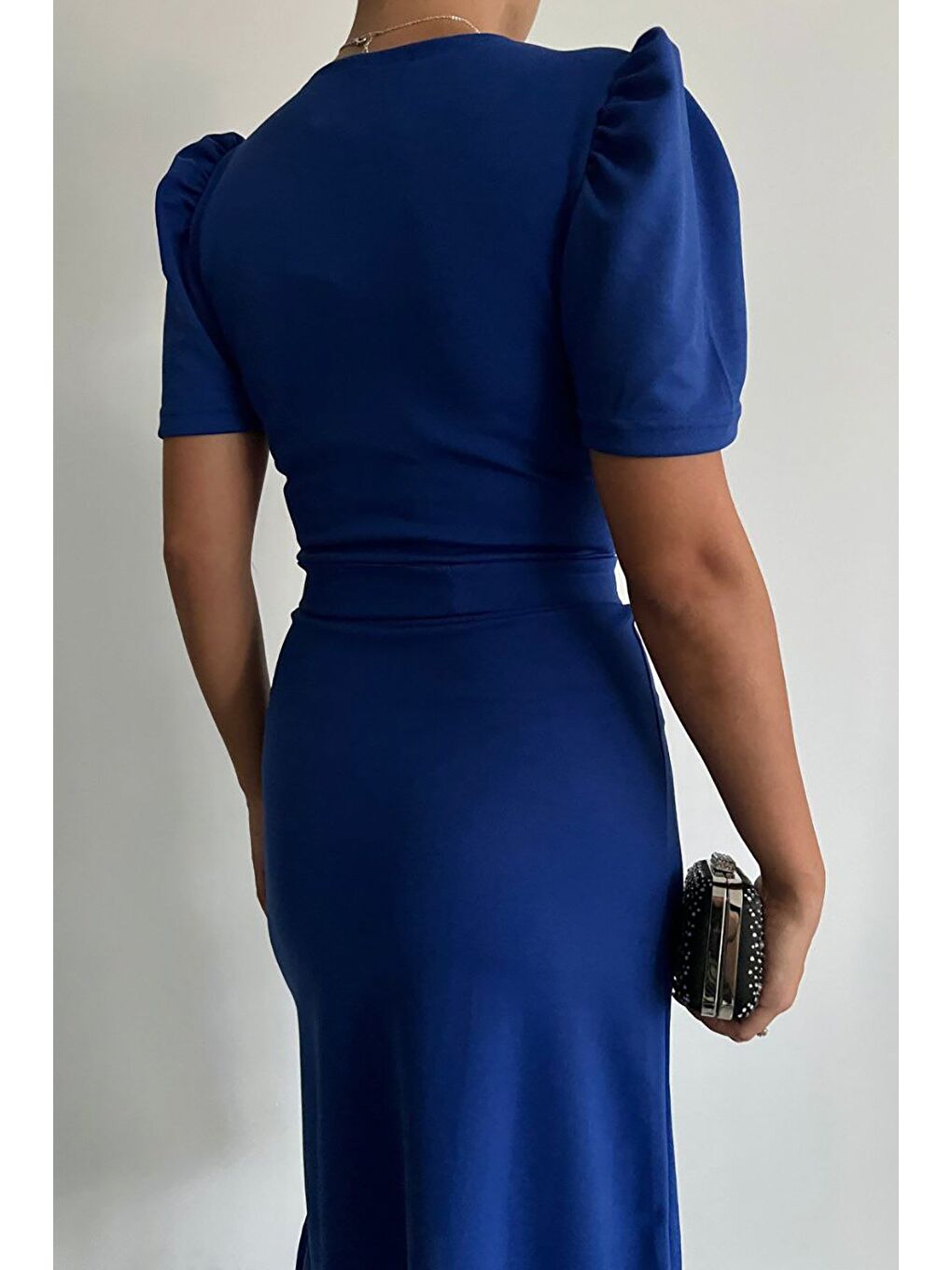 Saks Mavisi Krep Kumaş Kısa Kollu Kuşaklı Midi Elbise-3