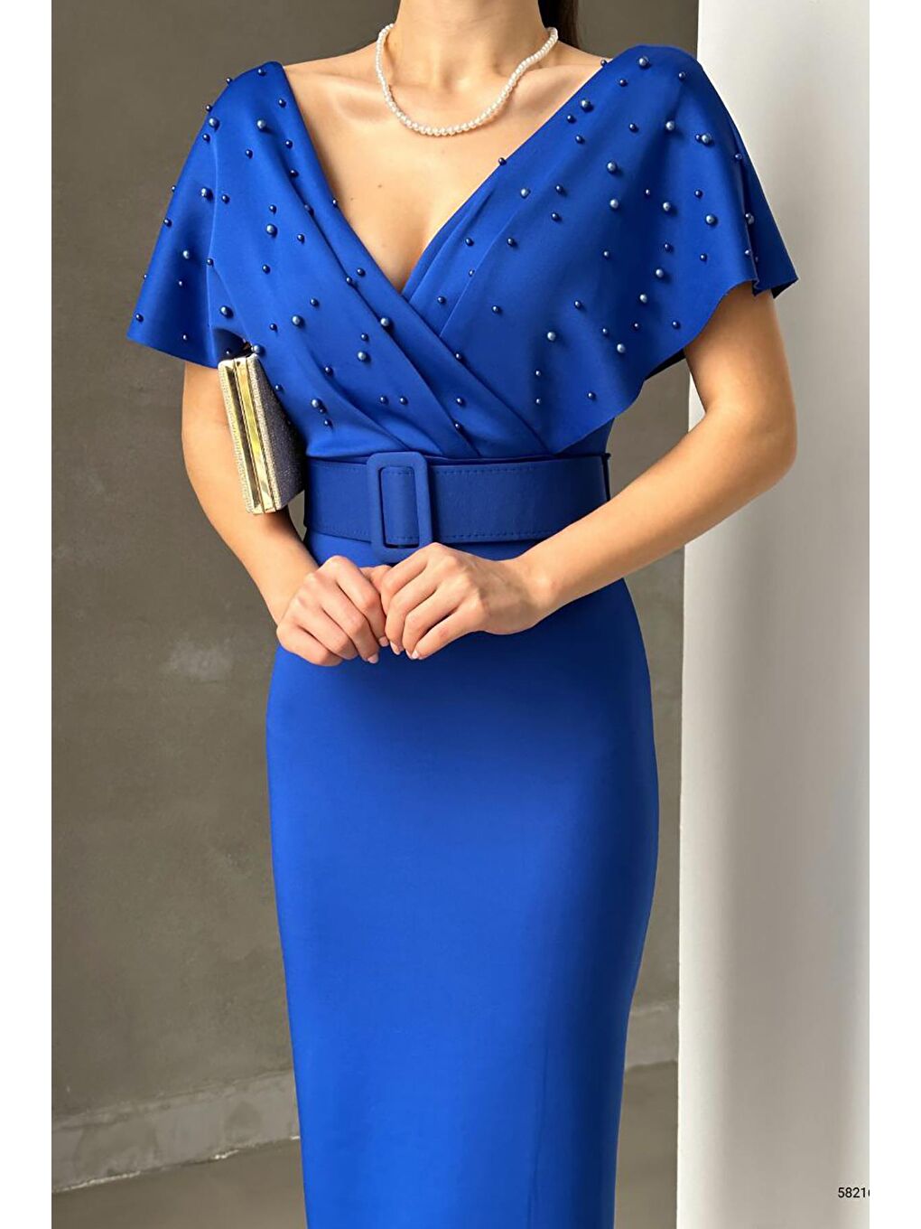 Saks Mavisi Kemerli Scuba Kumaş İnci Detaylı Elbise-2