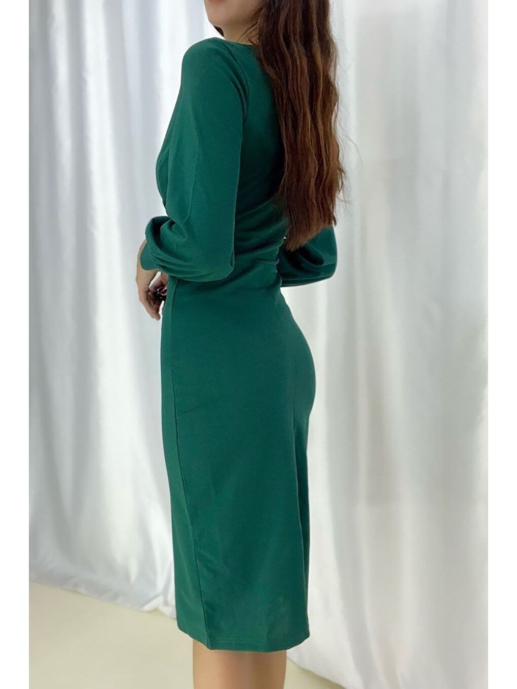 Zümrüt Yeşili Krep Kumaş Uzun Kollu Kruvaze Yaka Elbise-1