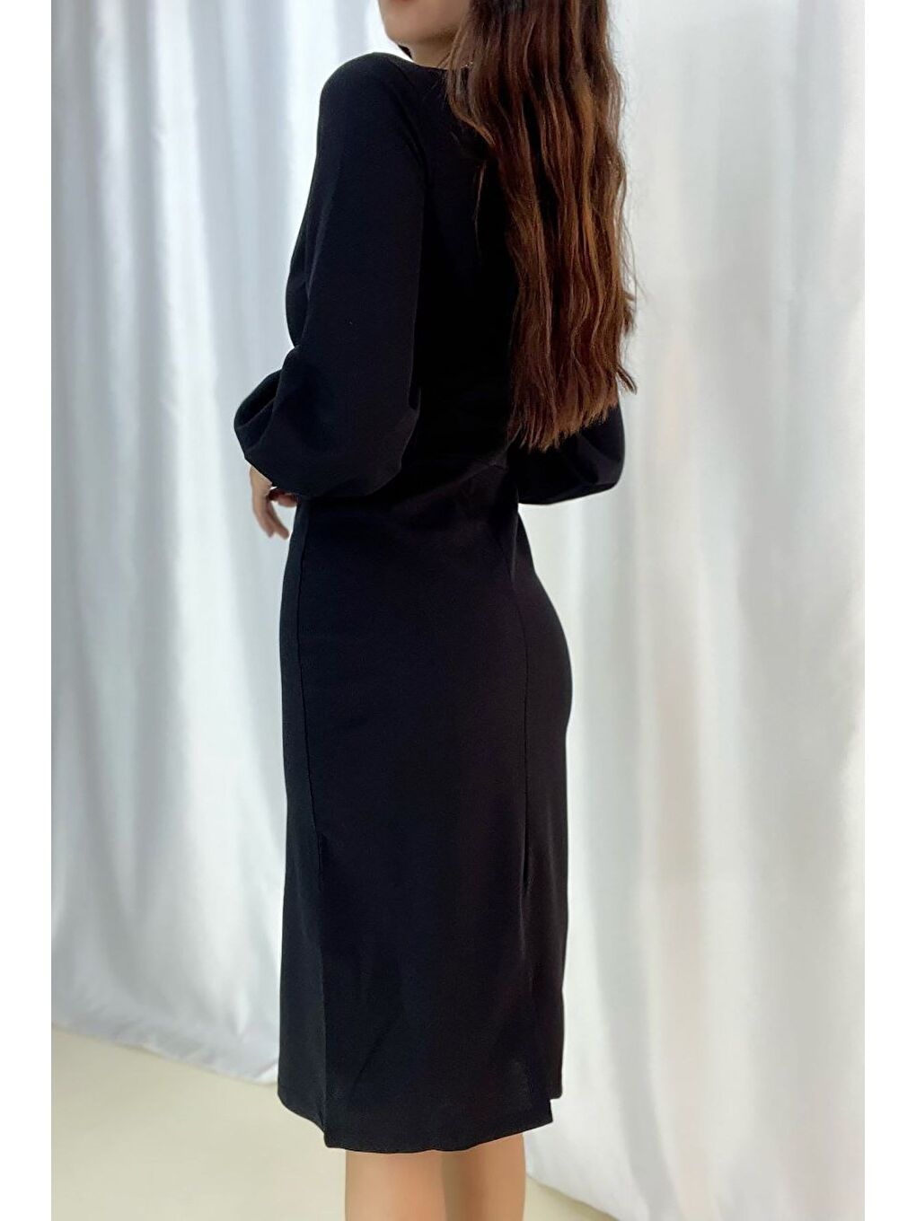 Siyah Krep Kumaş Uzun Kollu Kruvaze Yaka Elbise-1