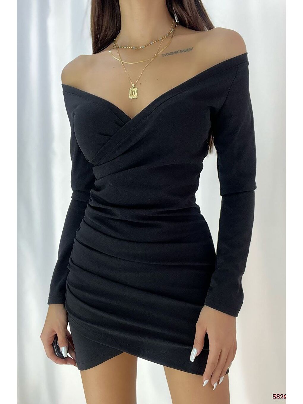 Siyah Kruvaze Yaka Uzun Kollu İthal Krep Kumaş Elbise