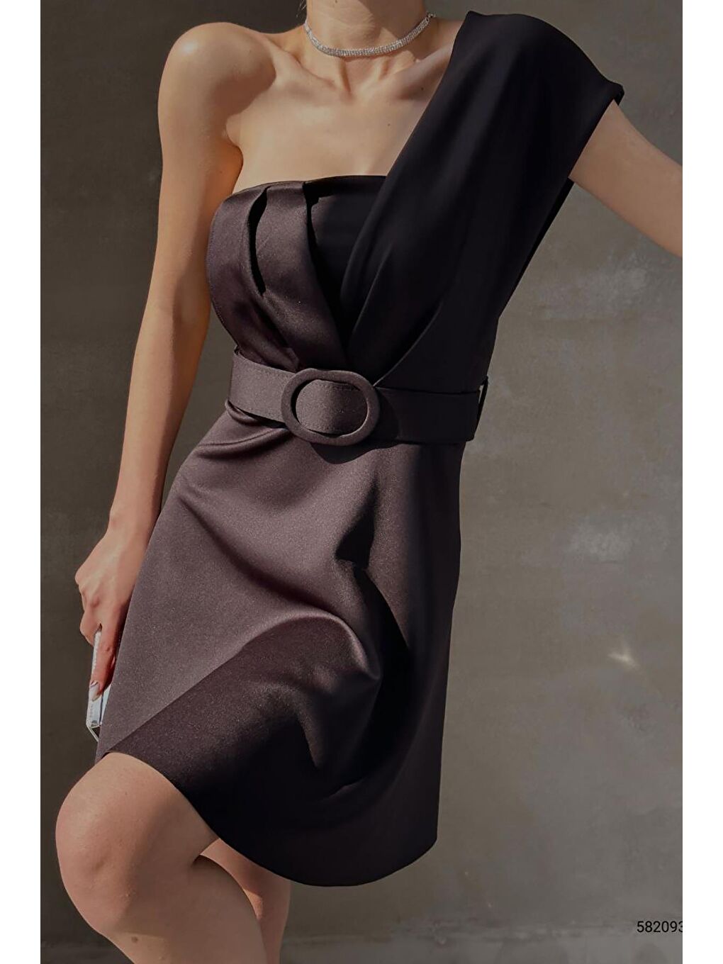Siyah Scuba Kumaş Kemerli Özel Davet Elbisesi-2