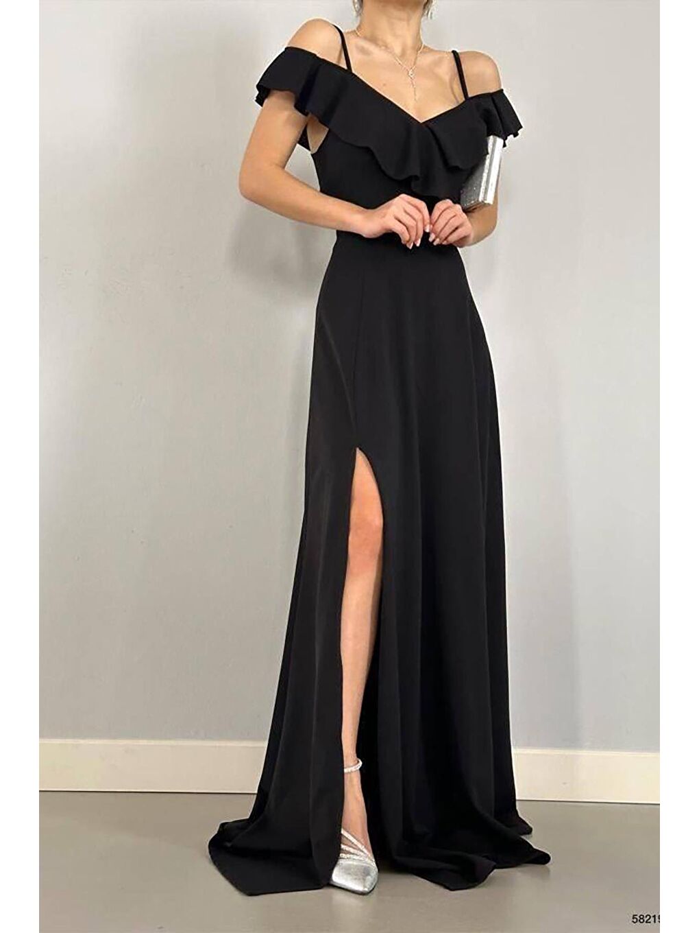 Siyah Yaka Volanlı Krep Kumaş Uzun Abiye Elbise-2