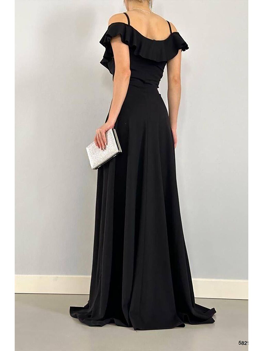 Siyah Yaka Volanlı Krep Kumaş Uzun Abiye Elbise-3