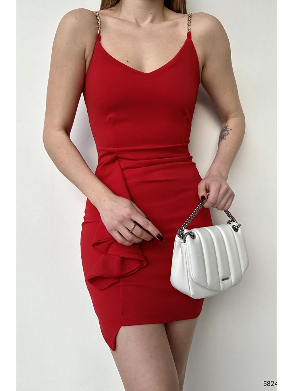 Kırmızı Zincir Askı V Yaka İthal Krep Kumaş Volanlı Elbise-1