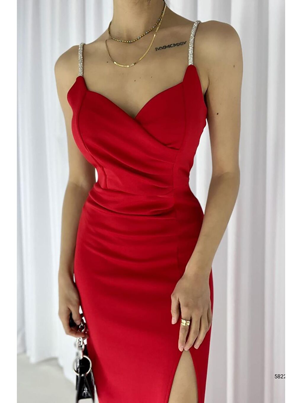 Kırmızı Scuba Kumaş Askı Taş Detay İnce Askılı Yırtmaçlı Abiye Elbise-1