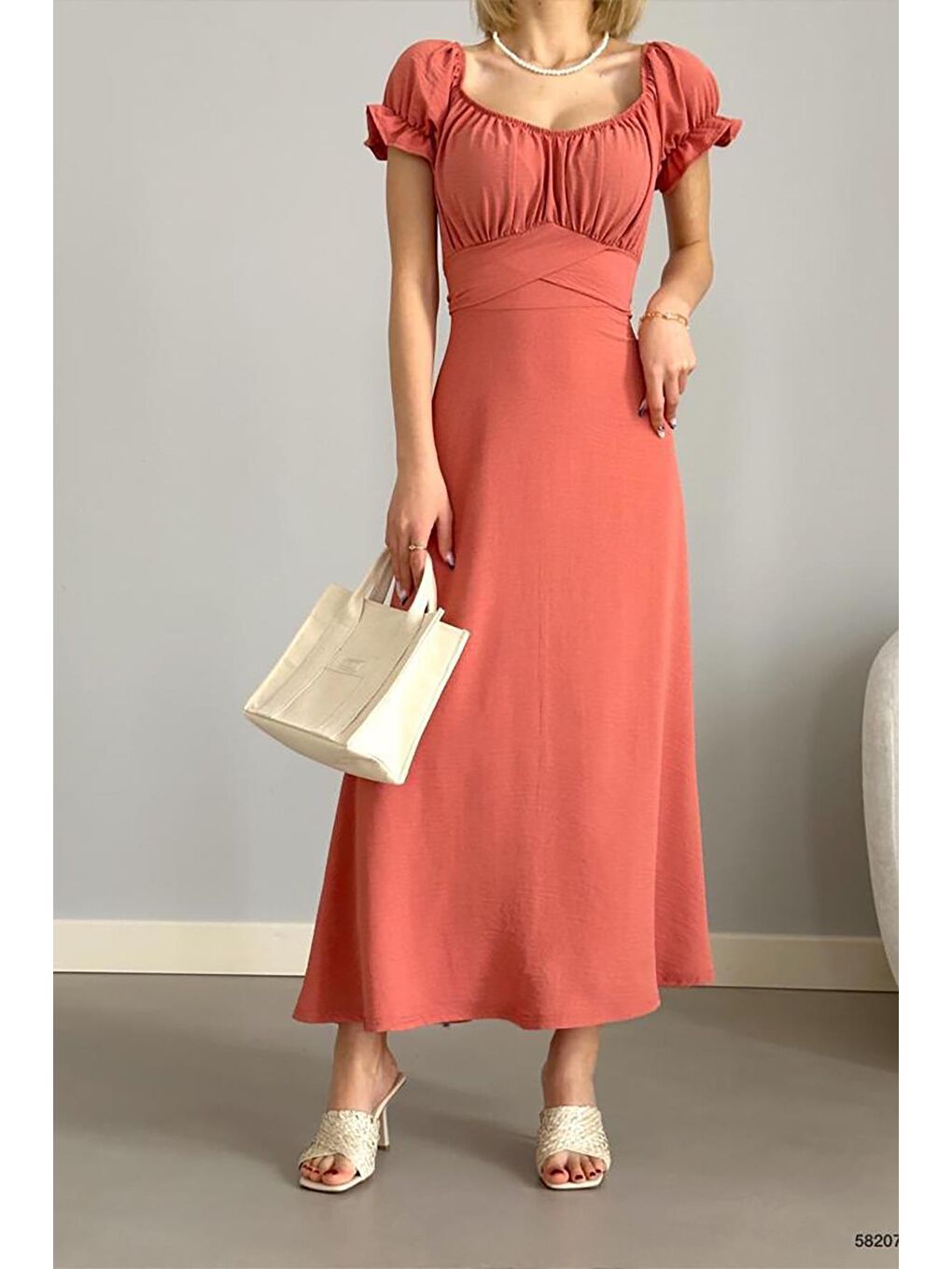 Pembe Pudra Rengi Madonna Yaka Ayrobin Elbise-2