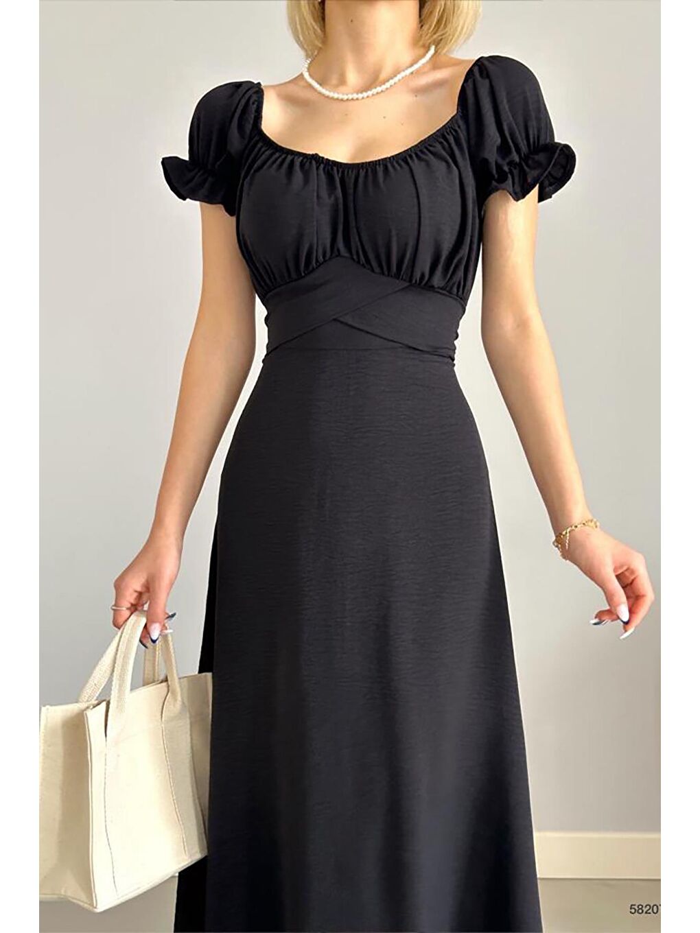 Siyah Madonna Yaka Ayrobin Elbise-1