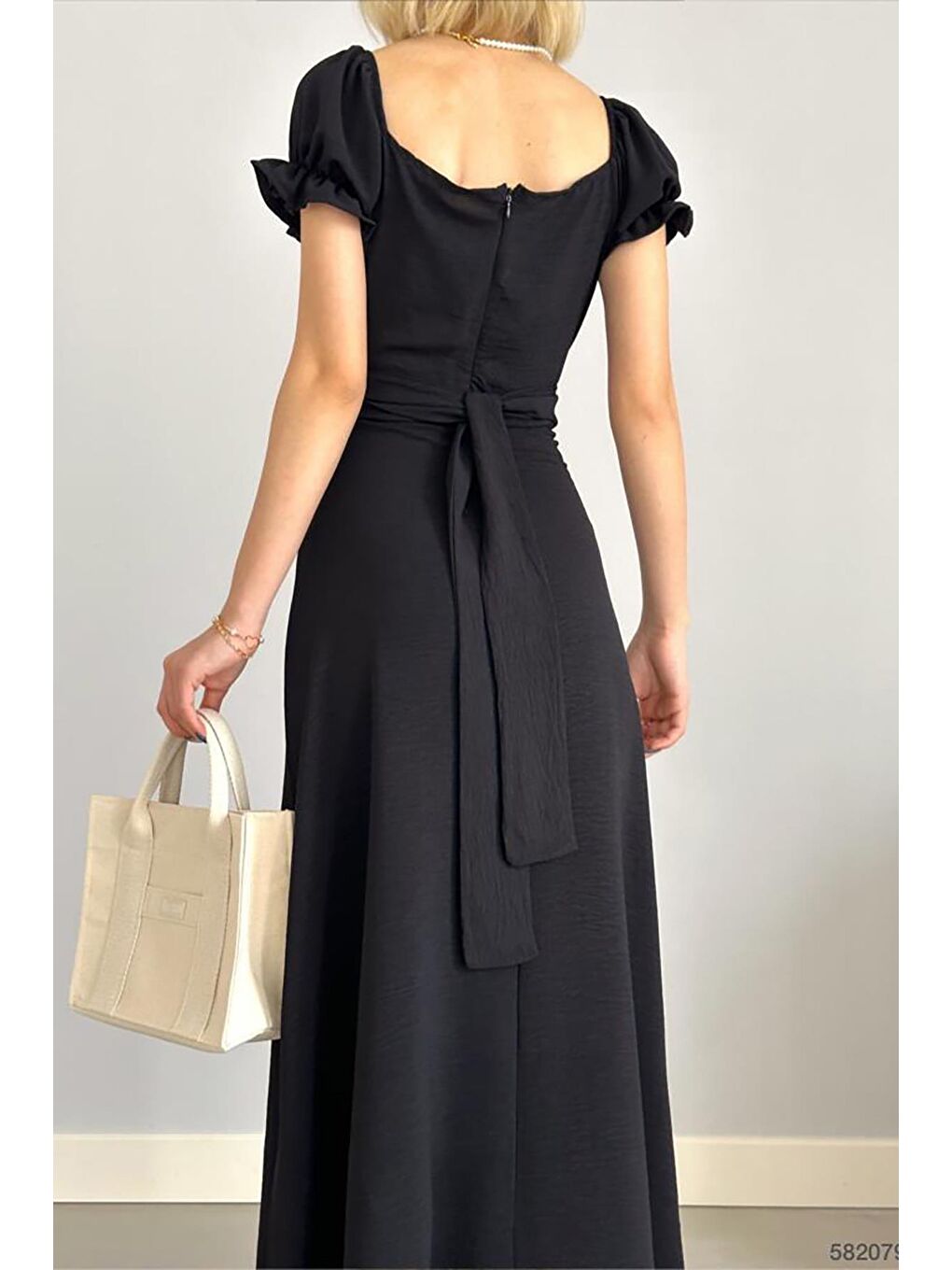 Siyah Madonna Yaka Ayrobin Elbise-4