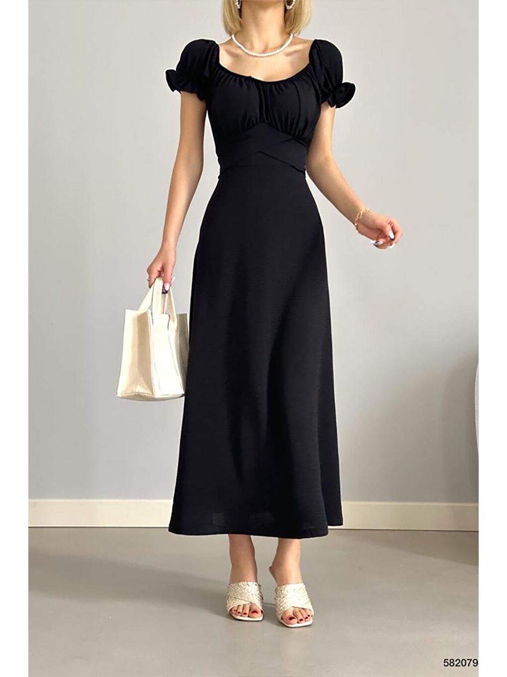 Siyah Madonna Yaka Ayrobin Elbise-5