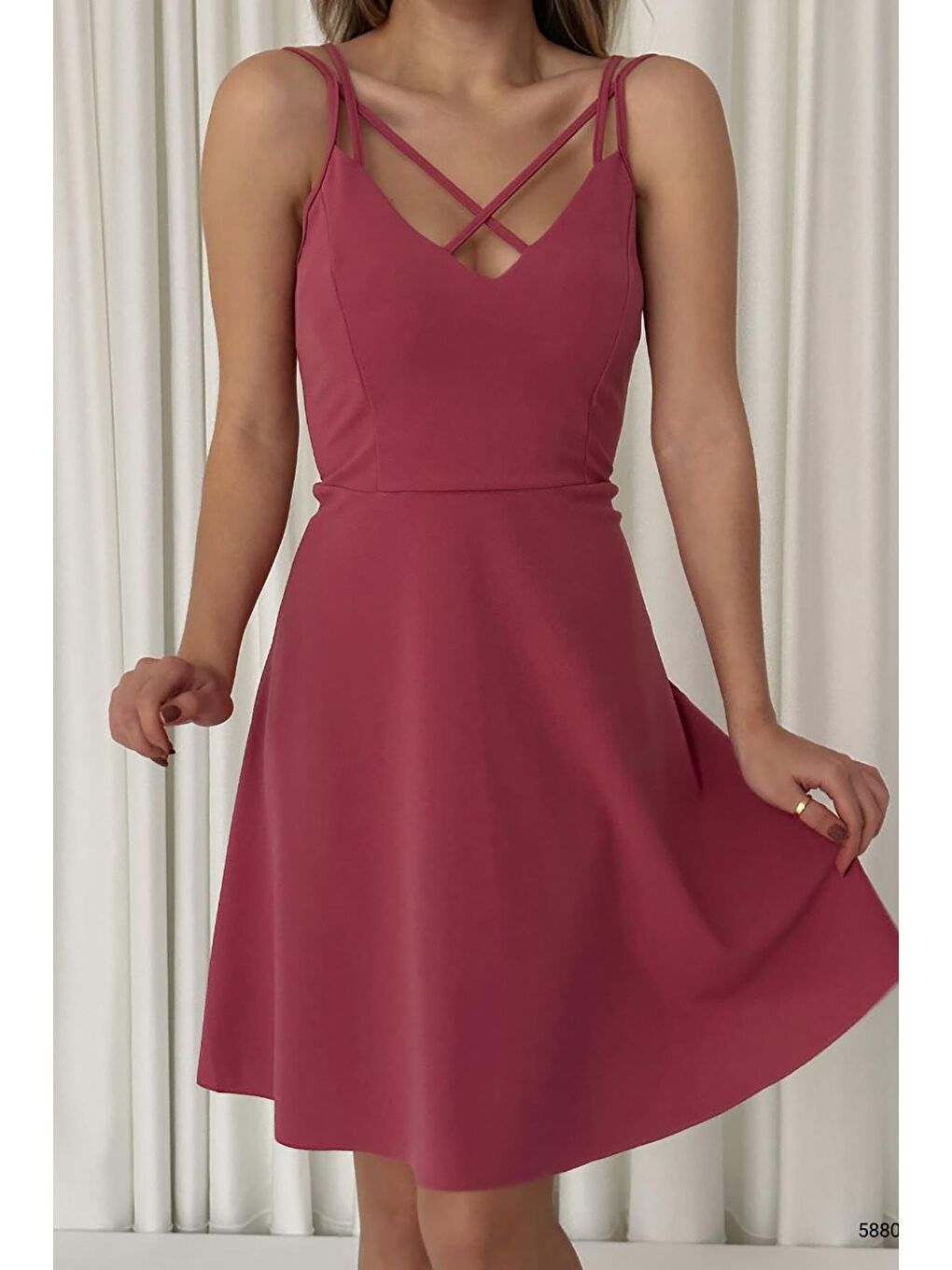 Pembe Pudra Çarpraz Askılı İthal Krep Kumaş Elbise-3