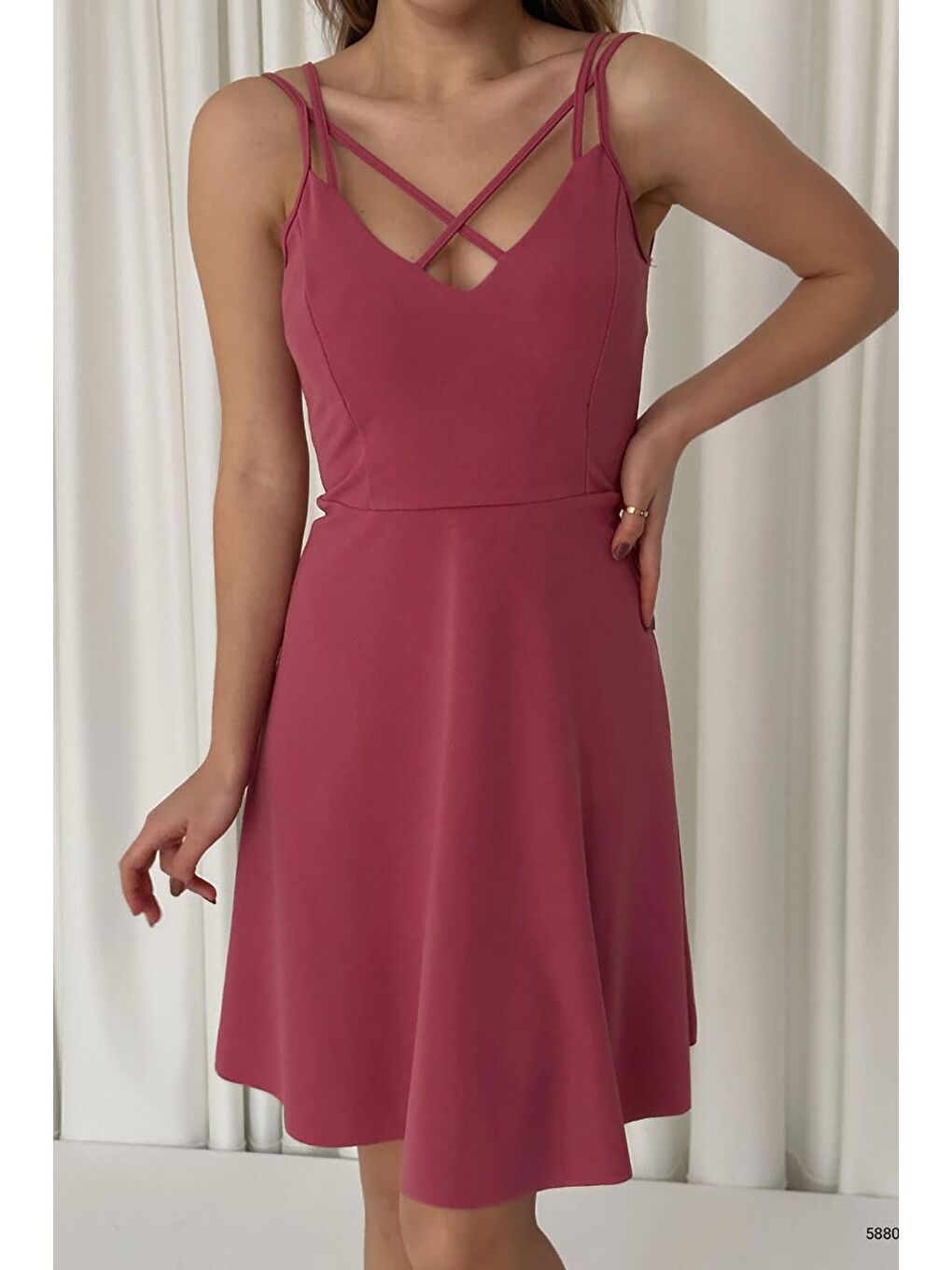 Pembe Pudra Çarpraz Askılı İthal Krep Kumaş Elbise-5