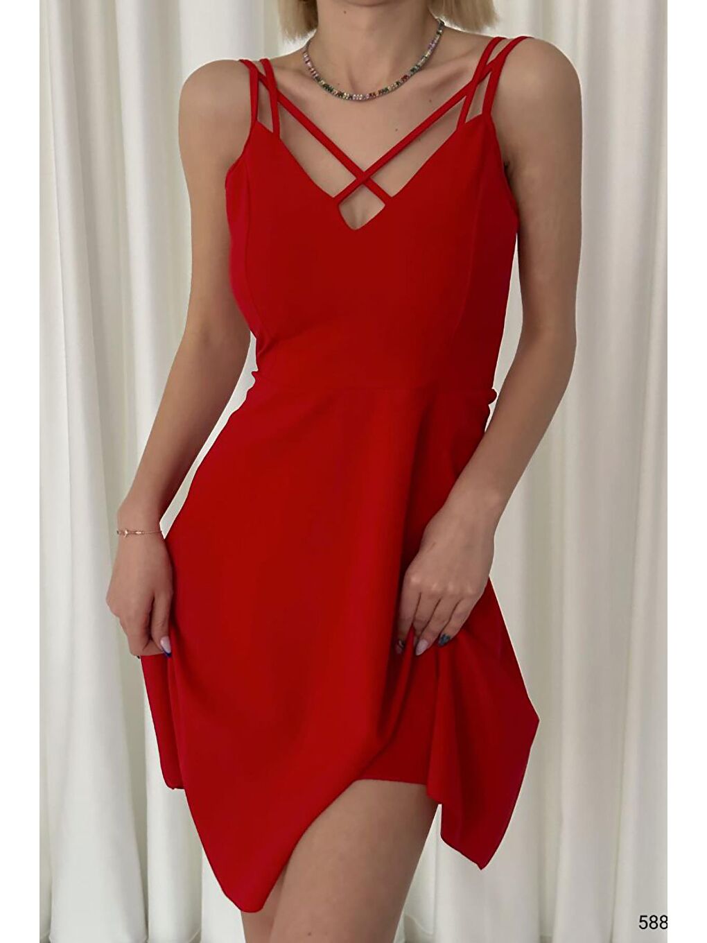 Kırmızı Çarpraz Askılı İthal Krep Kumaş Elbise-2