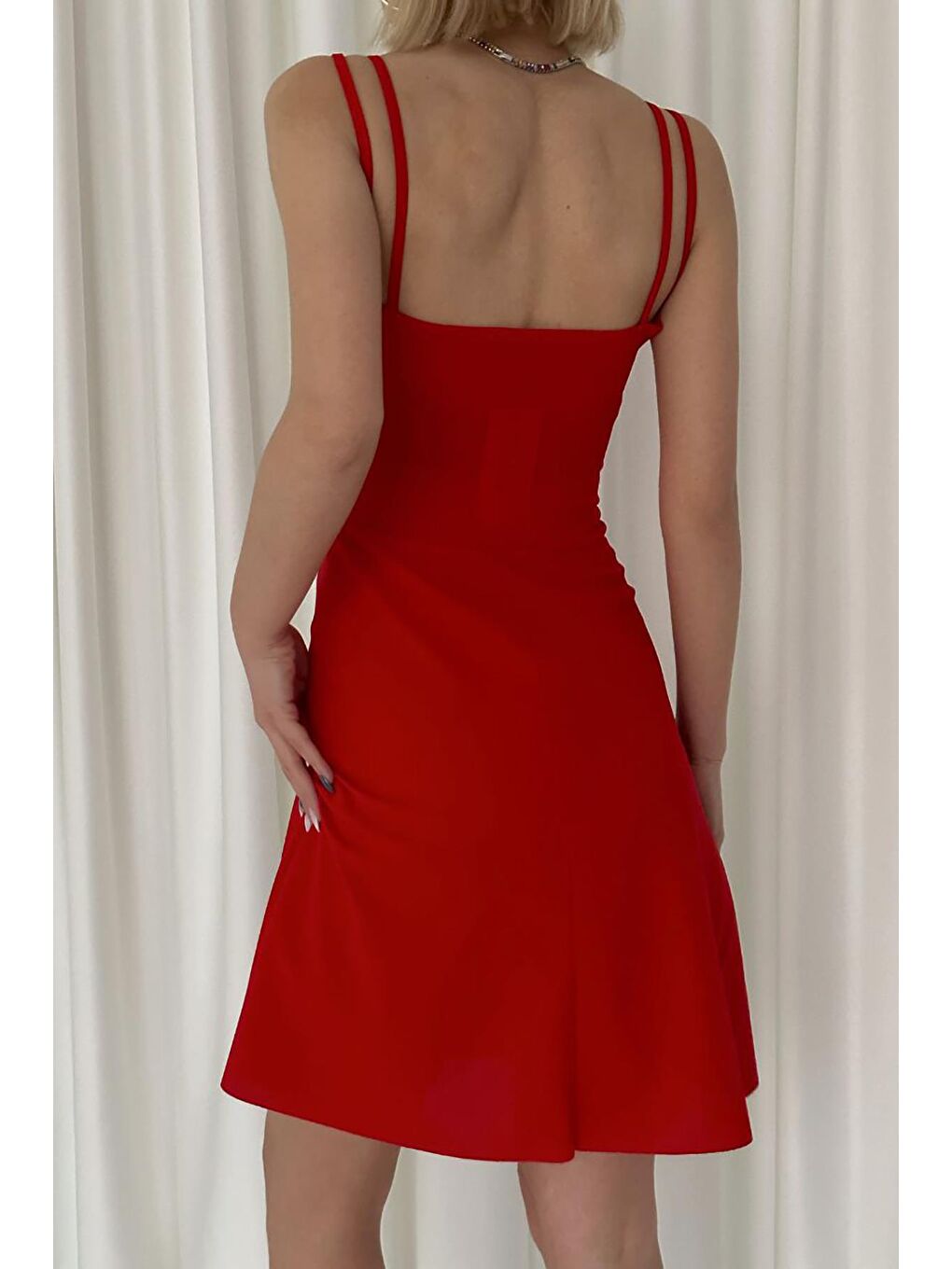 Kırmızı Çarpraz Askılı İthal Krep Kumaş Elbise-4