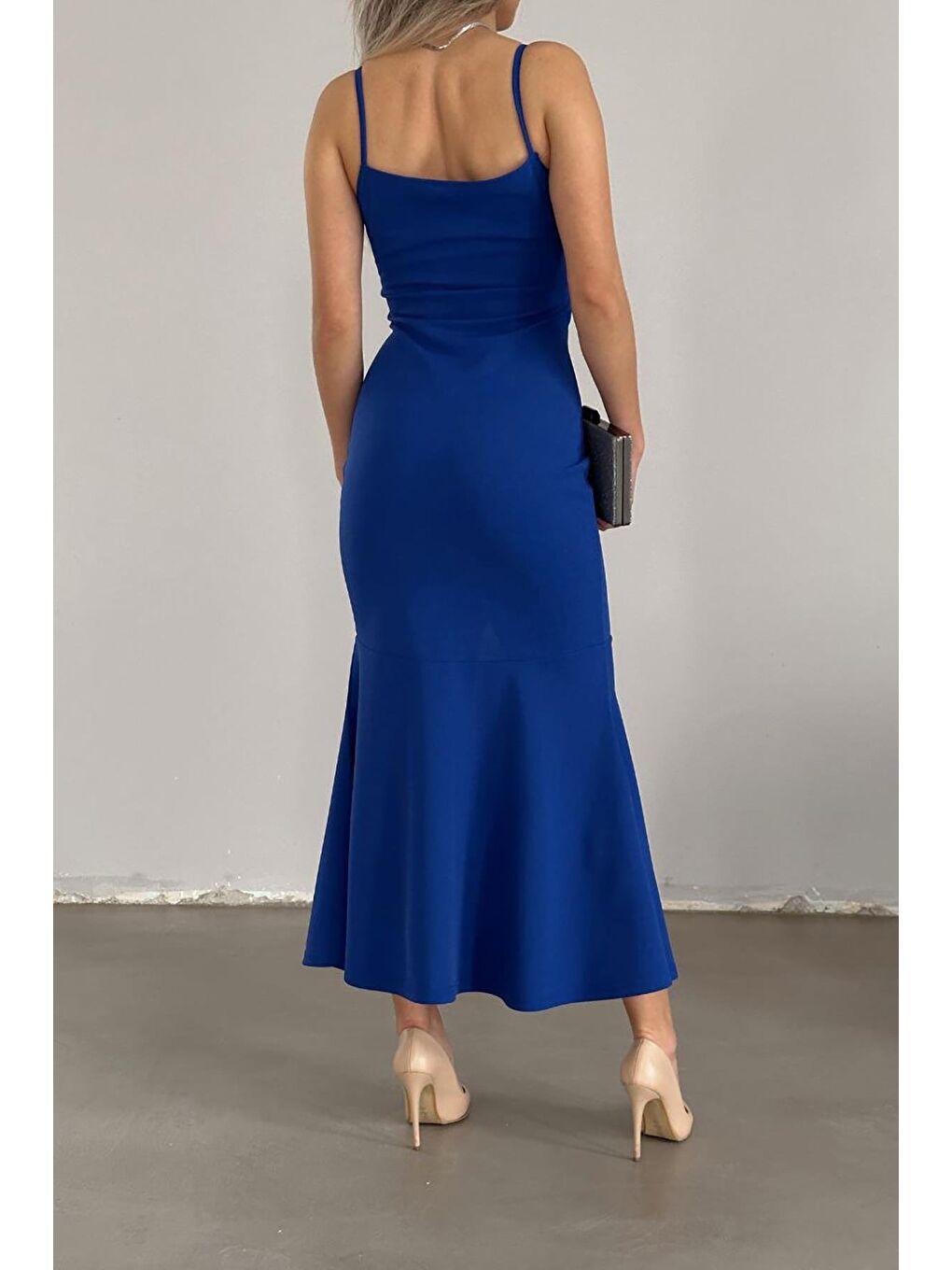 Saks Mavisi İthal Krep Kumaş İnce Askılı Düğme Detay Elbise-4