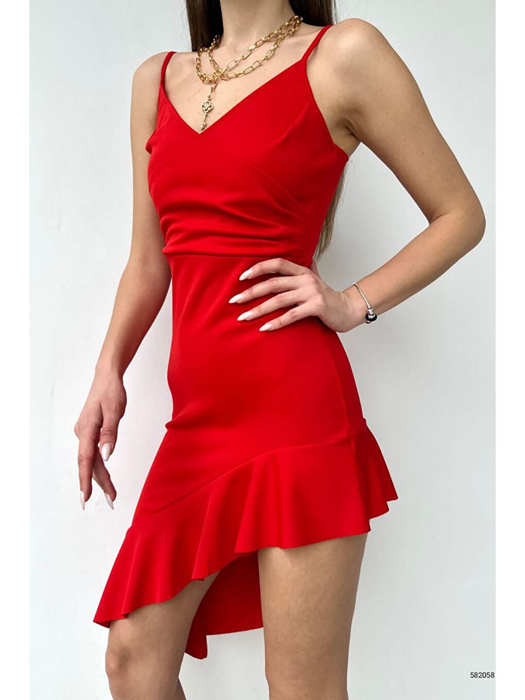 Kırmızı İnce Askılı Krep Kumaş Eteği Asimetrik Volan Detaylı Elbise-2