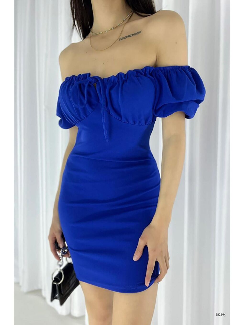 Saks Mavisi Madonna Yaka İthal Krep Kumaş Büzgülü Elbise-1