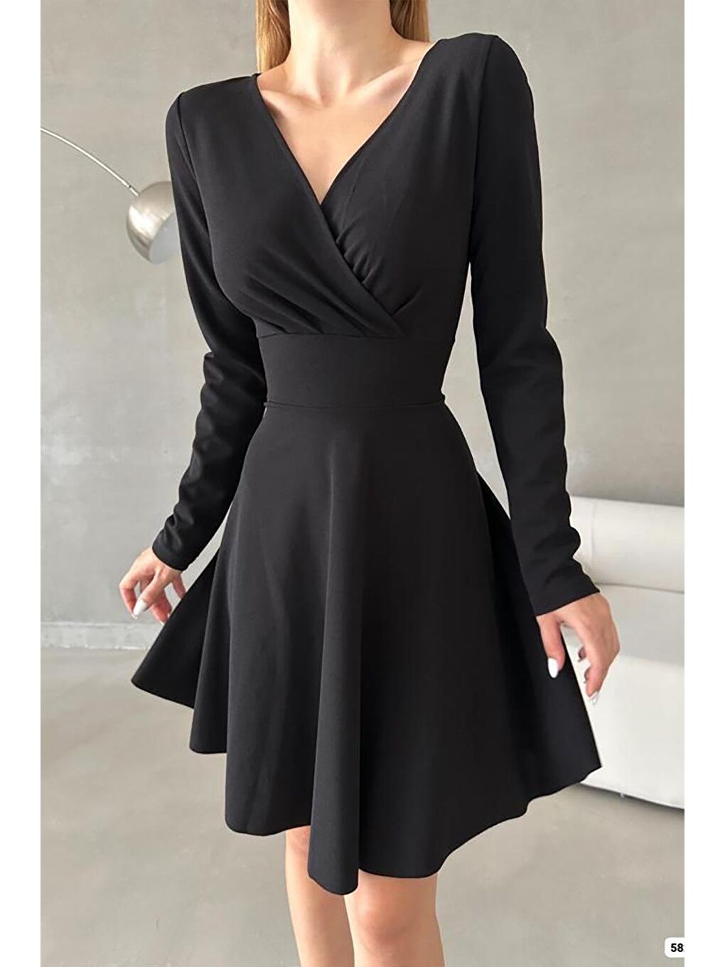 Siyah Kruvaze Yaka Krep Kumaş Uzun Kol Kloş Elbise-3