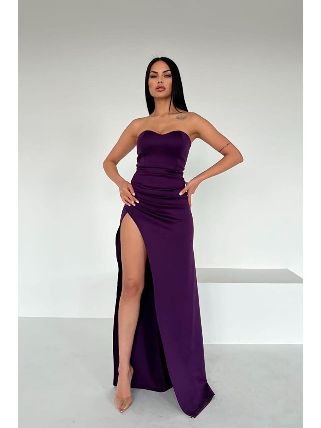 Mor Kalp Yaka Derin Yırtmaç Detaylı Scuba Kumaş Elbise