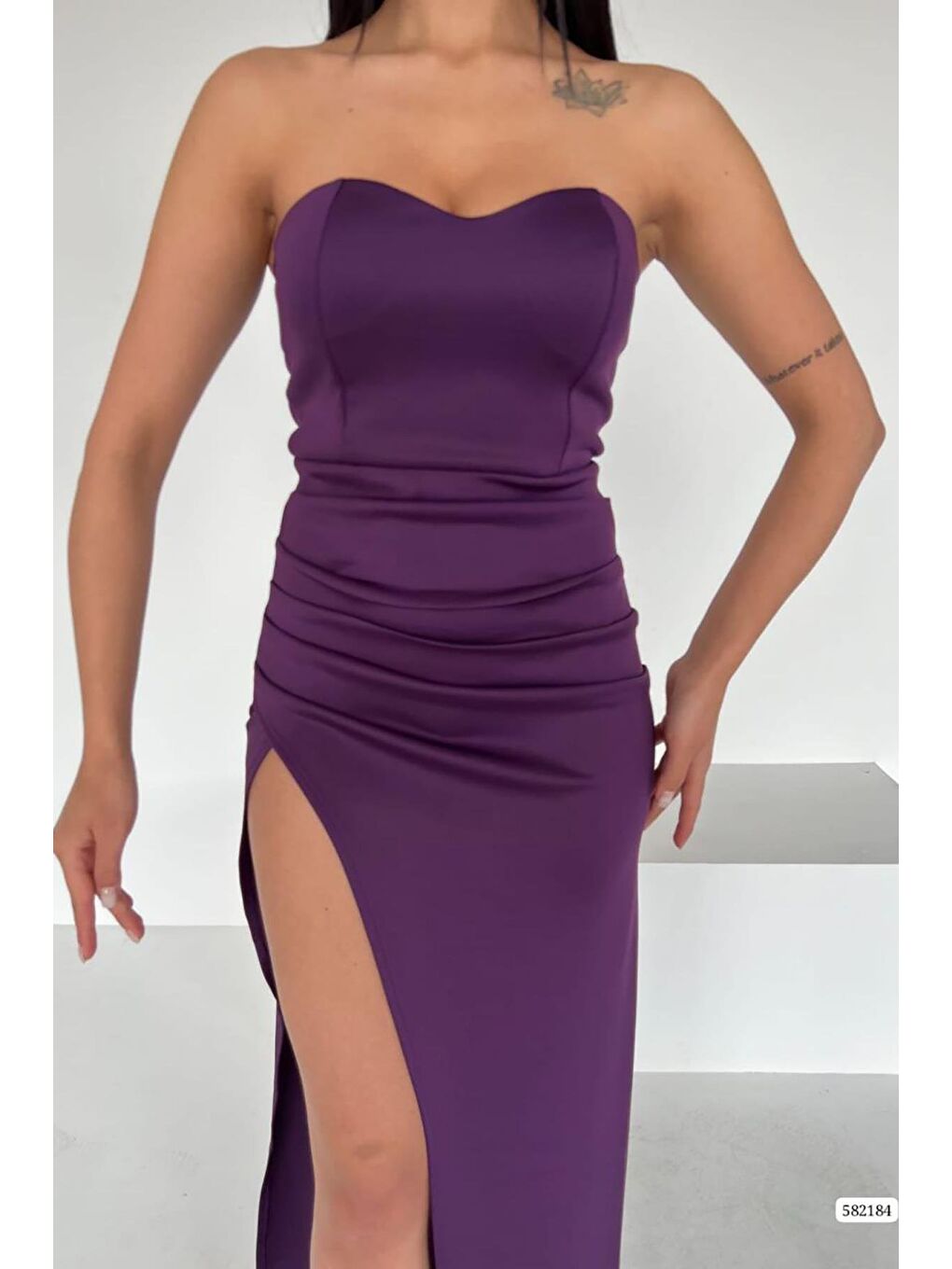 Mor Kalp Yaka Derin Yırtmaç Detaylı Scuba Kumaş Elbise-1