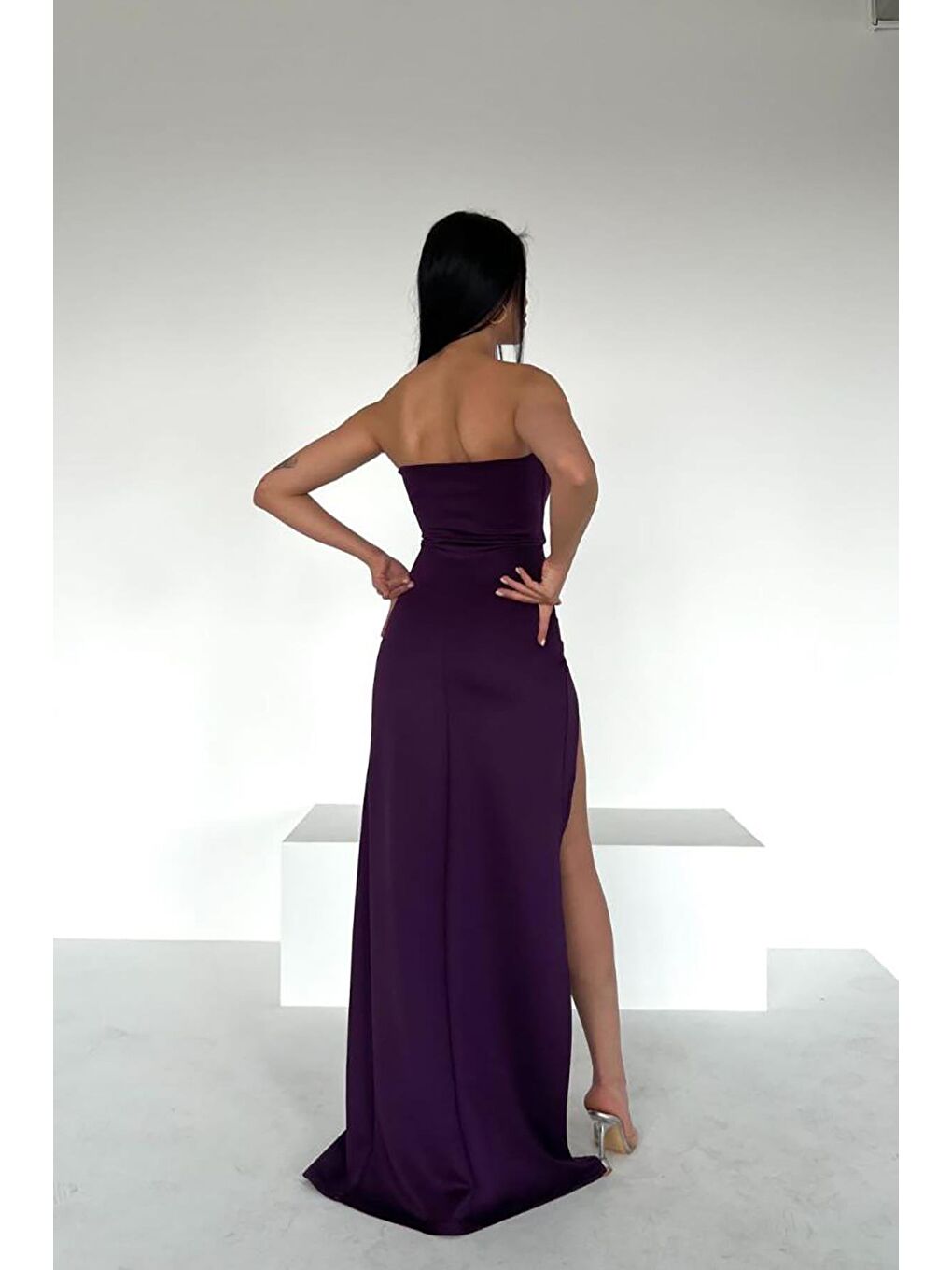 Mor Kalp Yaka Derin Yırtmaç Detaylı Scuba Kumaş Elbise-4