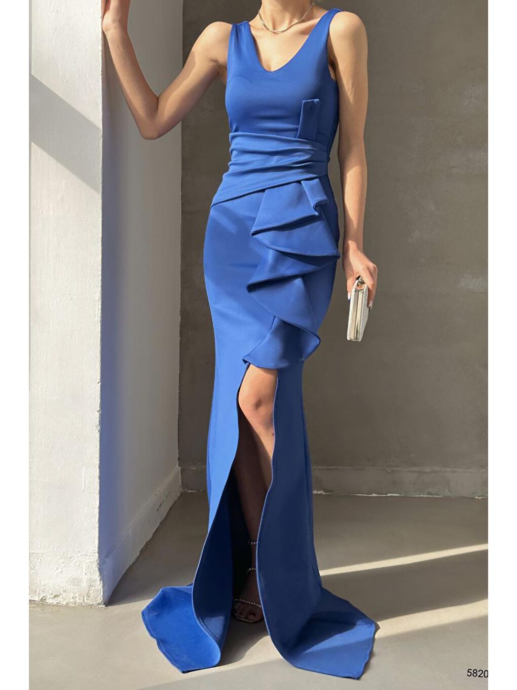 Mavi Scuba Kumaş Kalın Askılı Maksi Boy Yırtmaç Detay Volanlı Abiye Elbise-2