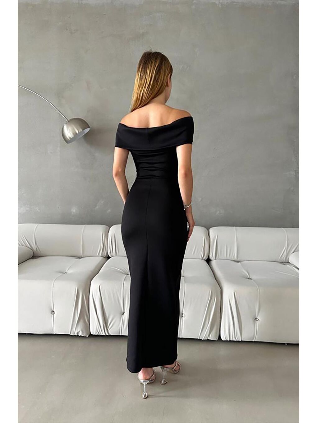 Siyah Scuba Kumaş Yaka Detaylı Uzun Elbise-3