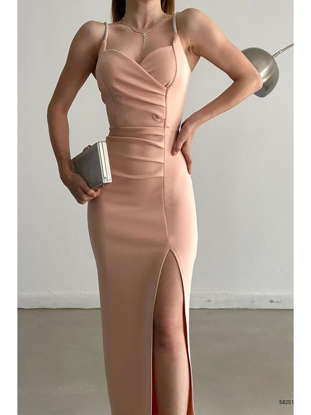 Pembe Pudra Scuba Kumaş Askı Taş Detay İnce Askılı Yırtmaçlı Abiye Elbise-1