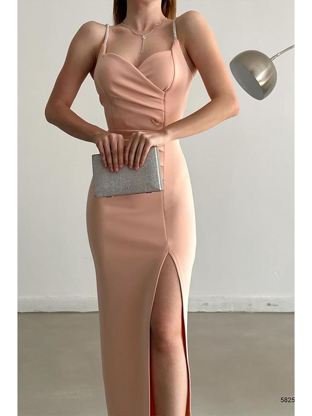 Pembe Pudra Scuba Kumaş Askı Taş Detay İnce Askılı Yırtmaçlı Abiye Elbise-2