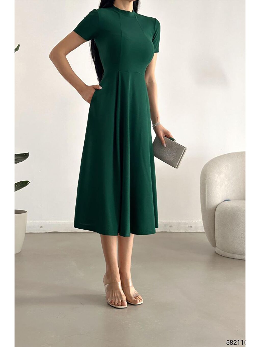 Yeşil Kısa Kollu Cepli Uzun Krep Kumaş Elbise-1