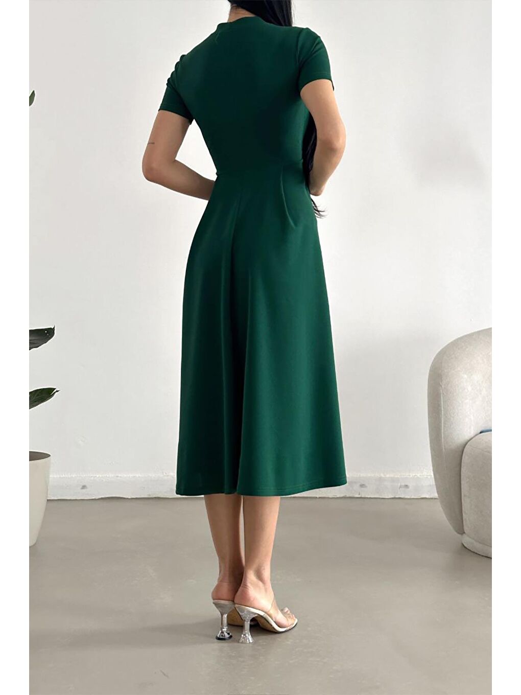 Yeşil Kısa Kollu Cepli Uzun Krep Kumaş Elbise-2