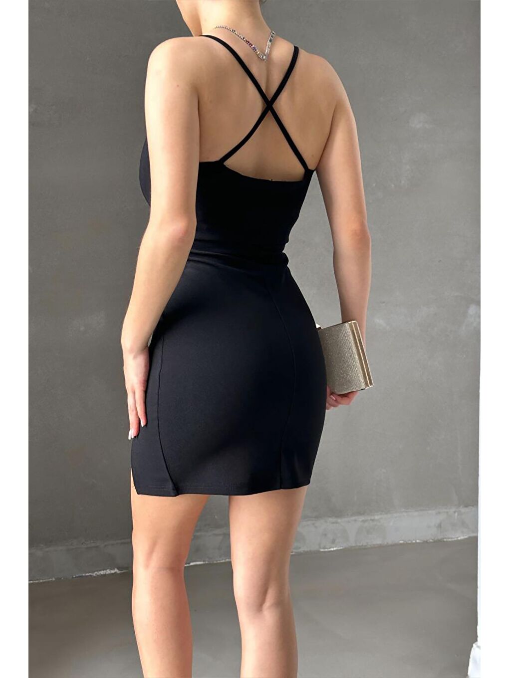 Siyah Kruvaze Yaka Yırtmaçlı Krep Kumaş Elbise-3