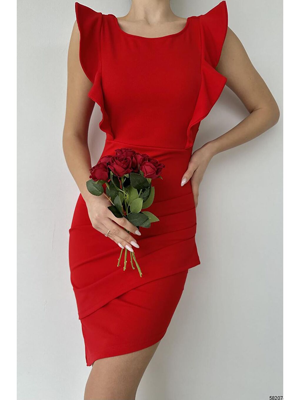 Kırmızı Fırfırlı Kolsuz Sırt Dekolteli Elbise-2