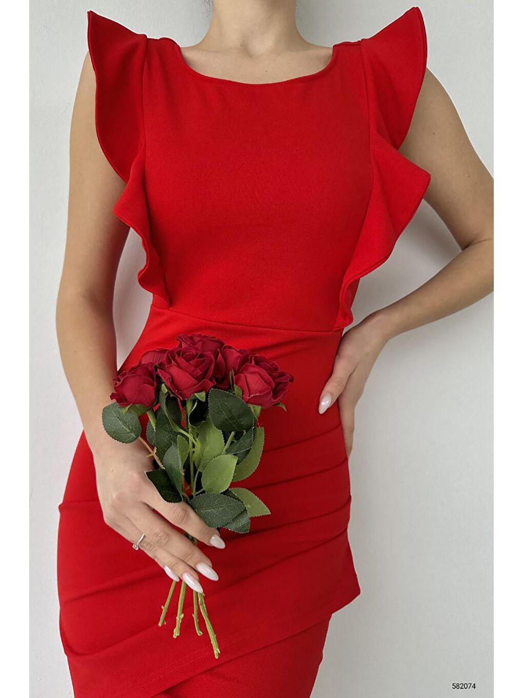 Kırmızı Fırfırlı Kolsuz Sırt Dekolteli Elbise-3