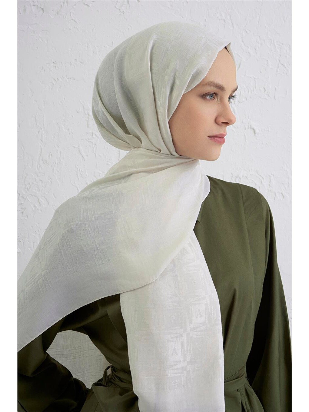 Ekru Lyocell Naia Kare Monogram Şal 6 17-3