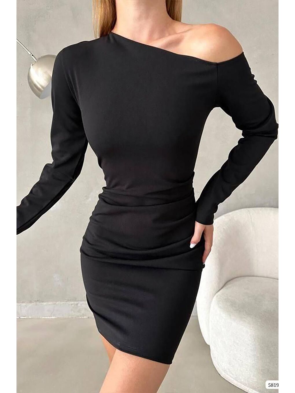 Siyah Tek Omuz Açık Detay İthal Krep Kumaş Uzun Kollu Elbise-2