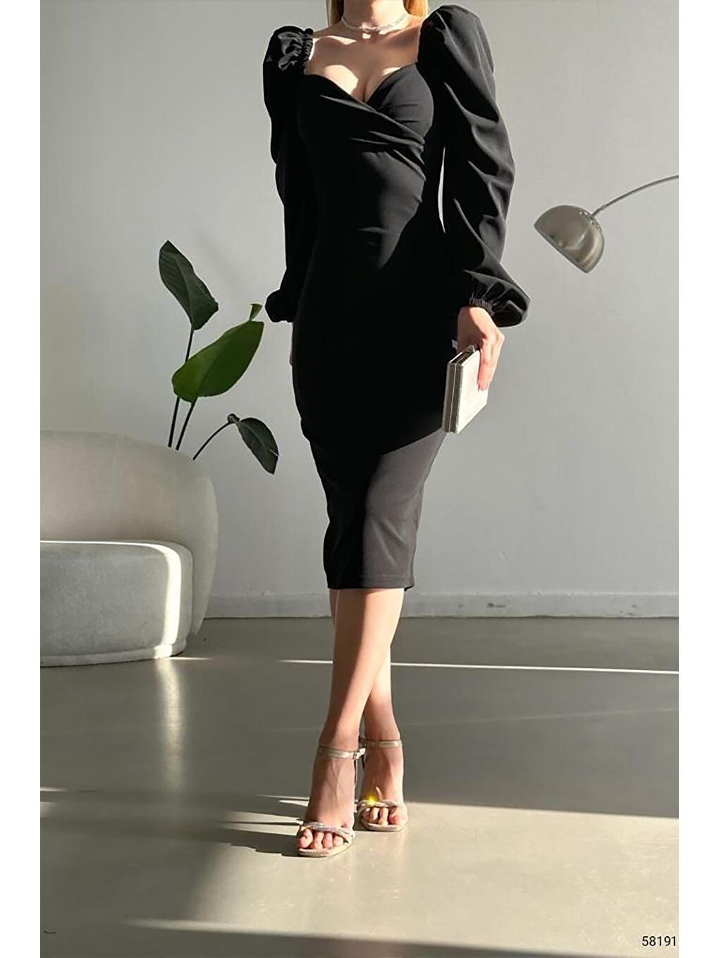 Siyah Prenses Kol Yırtmaç Detaylı  Kalp Yaka Midi Boy Elbise-2