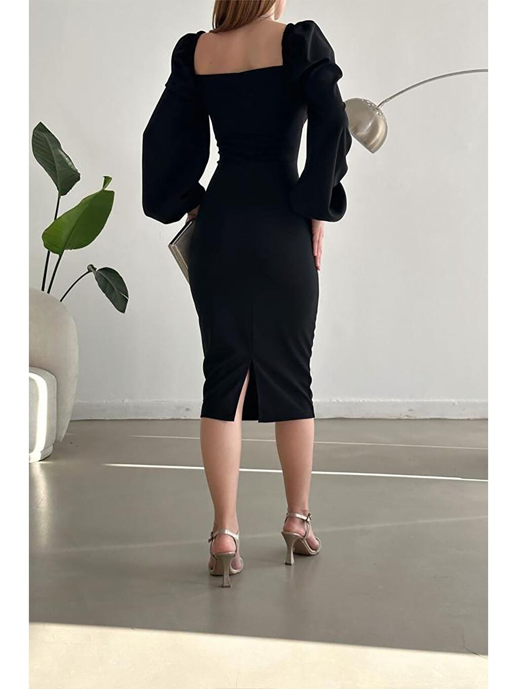 Siyah Prenses Kol Yırtmaç Detaylı  Kalp Yaka Midi Boy Elbise-4