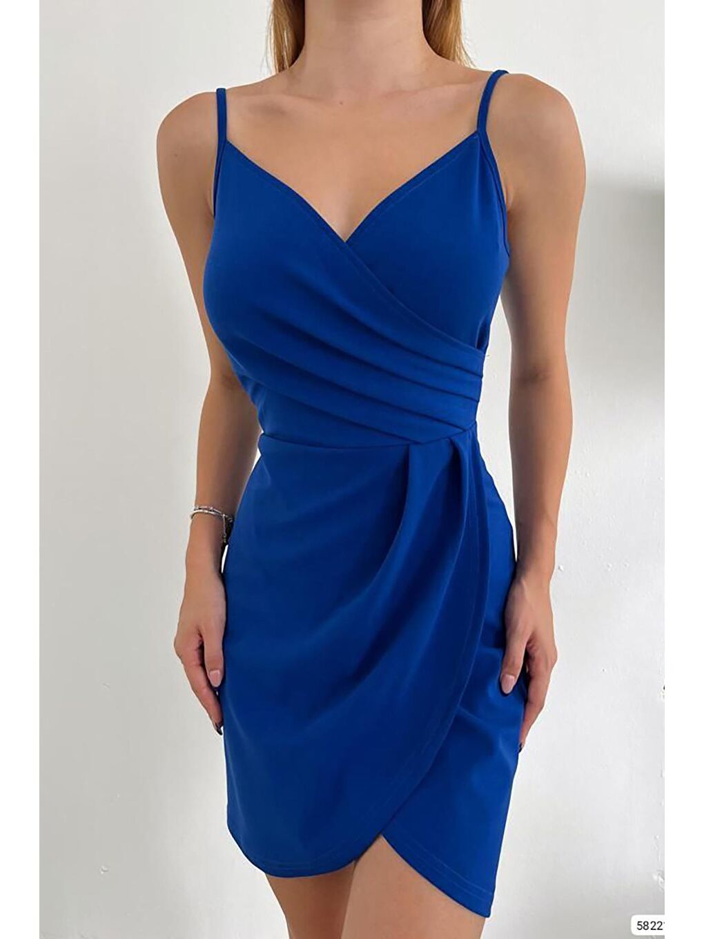 Saks Mavisi İthal Krep Kumaş İnce Askılı Katlamalı Elbise